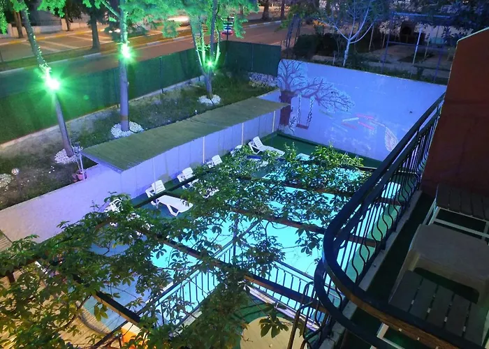 Hotel Avalon 3*