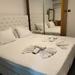 Hotel Avalon