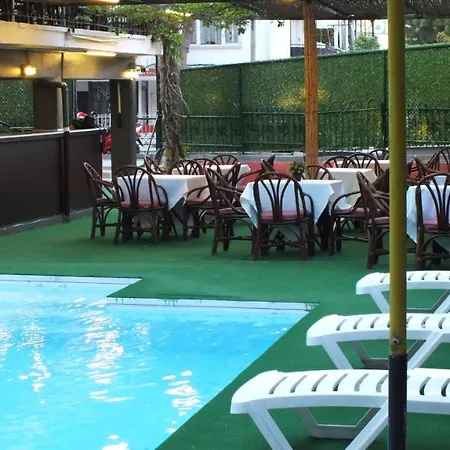 فندق Avalon كوشاداسيه